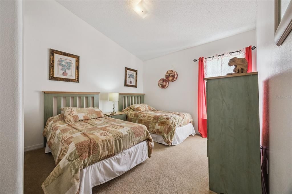 For Sale: $369,000 (4 beds, 2 baths, 1412 Square Feet)