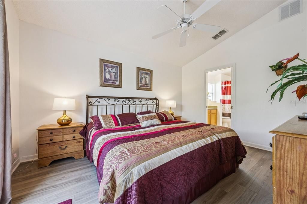 For Sale: $369,000 (4 beds, 2 baths, 1412 Square Feet)