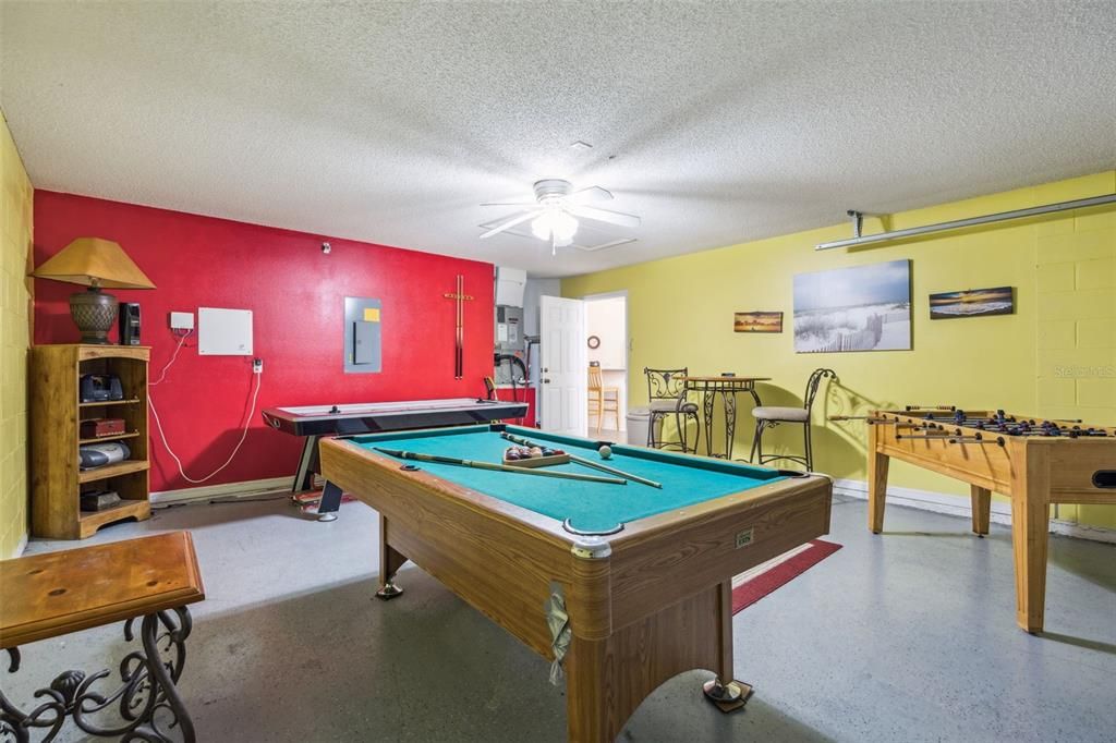 For Sale: $369,000 (4 beds, 2 baths, 1412 Square Feet)