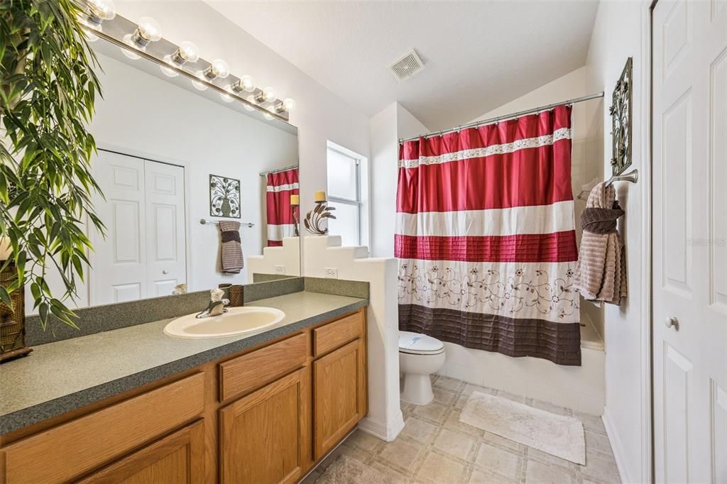 For Sale: $369,000 (4 beds, 2 baths, 1412 Square Feet)