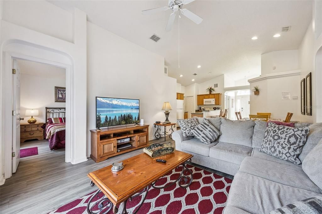 For Sale: $369,000 (4 beds, 2 baths, 1412 Square Feet)