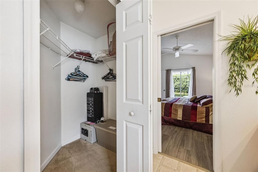 For Sale: $369,000 (4 beds, 2 baths, 1412 Square Feet)