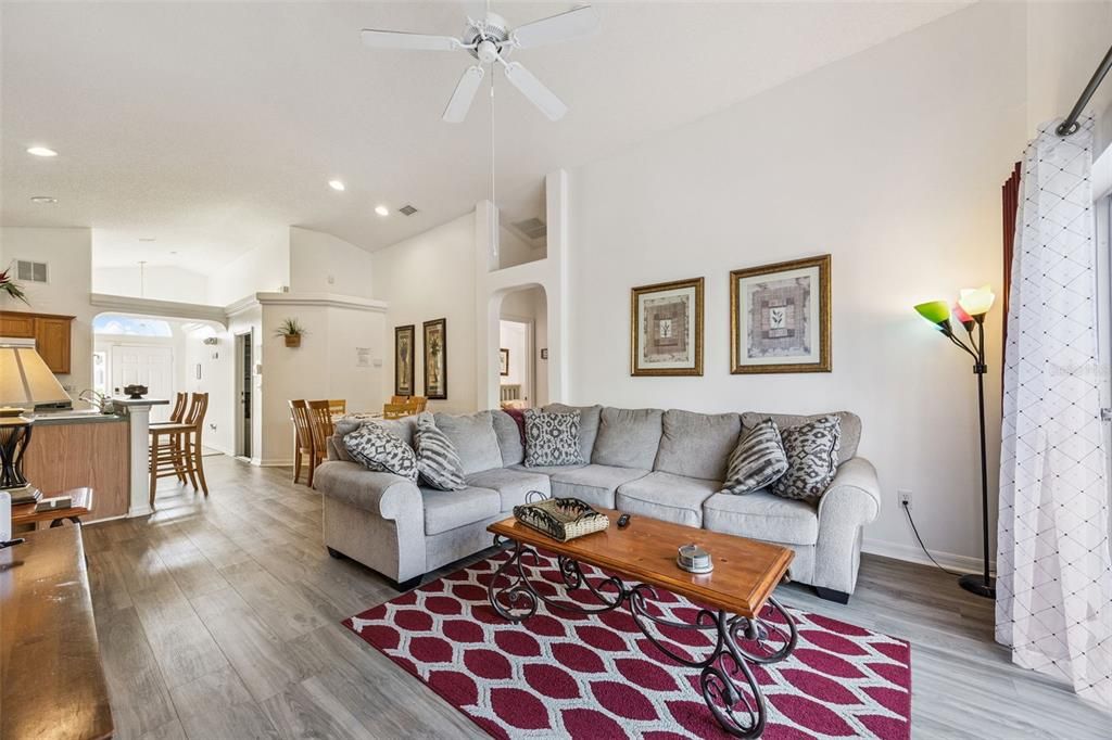 For Sale: $369,000 (4 beds, 2 baths, 1412 Square Feet)