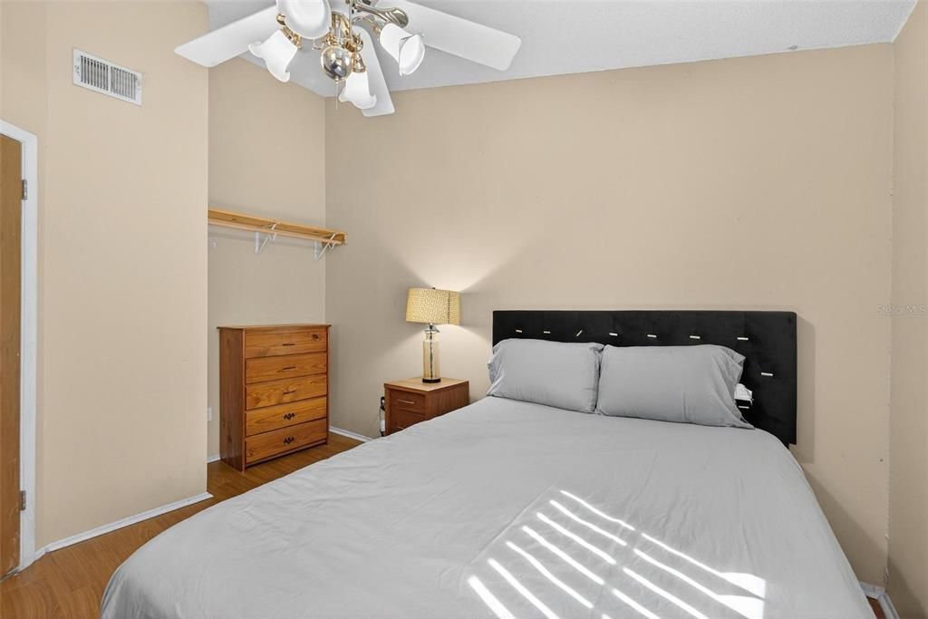 待售: $259,900 (3 贝兹, 2 浴室, 1358 平方英尺)