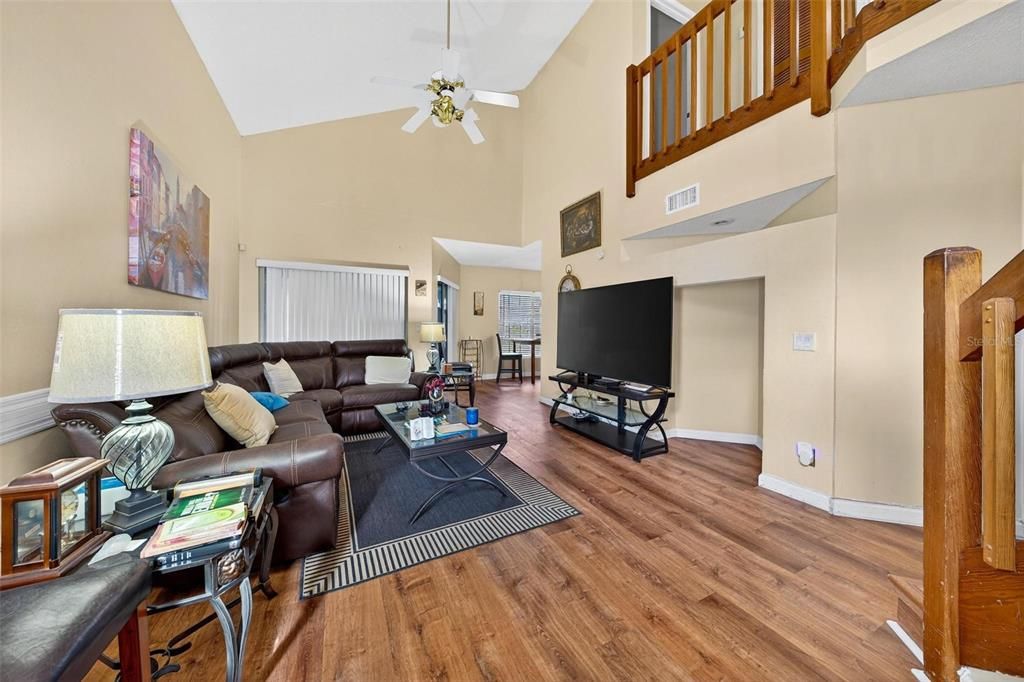 待售: $259,900 (3 贝兹, 2 浴室, 1358 平方英尺)