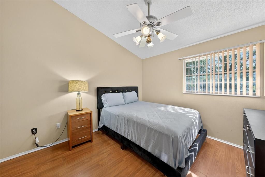 待售: $259,900 (3 贝兹, 2 浴室, 1358 平方英尺)