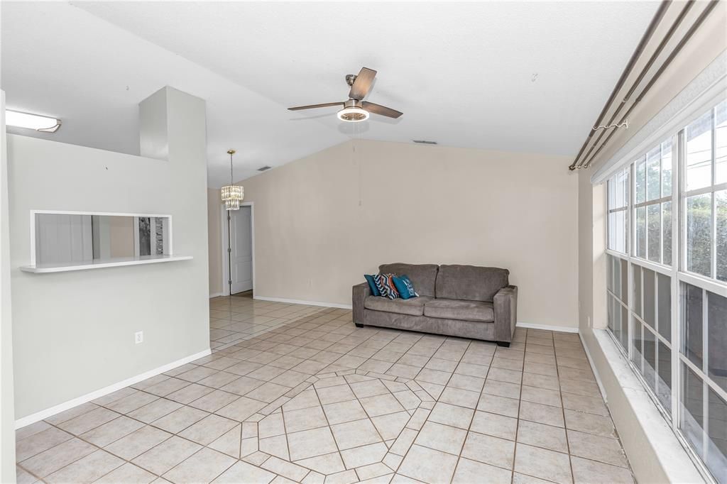 En Venta: $309,999 (3 camas, 2 baños, 1512 Pies cuadrados)