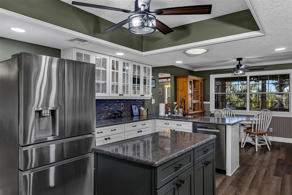 For Sale: $900,000 (4 beds, 4 baths, 4046 Square Feet)