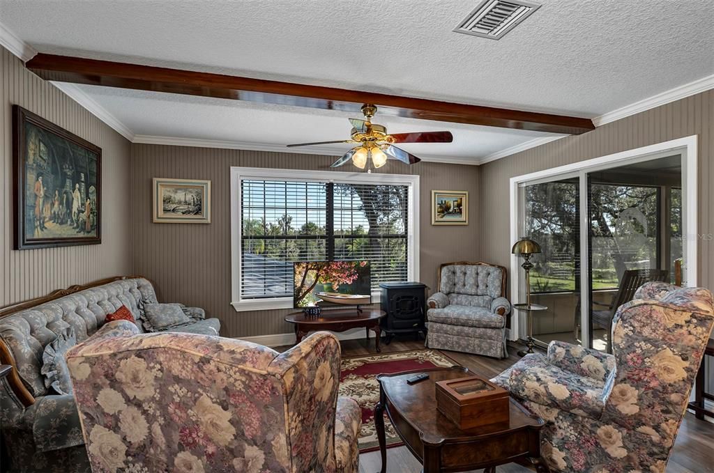 For Sale: $900,000 (4 beds, 4 baths, 4046 Square Feet)