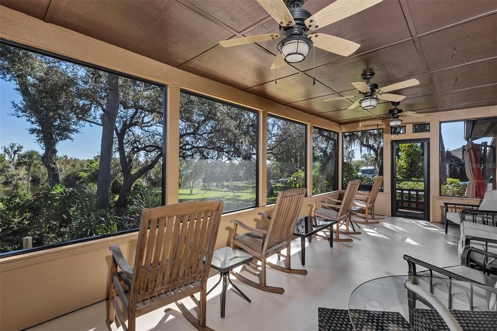 For Sale: $900,000 (4 beds, 4 baths, 4046 Square Feet)