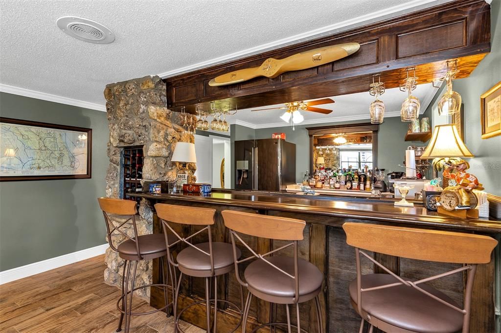 For Sale: $900,000 (4 beds, 4 baths, 4046 Square Feet)