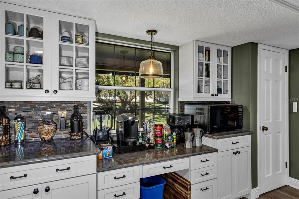 For Sale: $900,000 (4 beds, 4 baths, 4046 Square Feet)