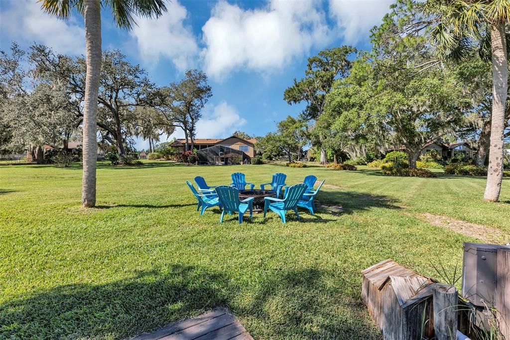 For Sale: $900,000 (4 beds, 4 baths, 4046 Square Feet)