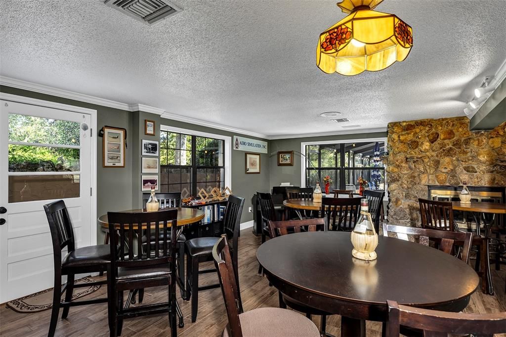 For Sale: $900,000 (4 beds, 4 baths, 4046 Square Feet)