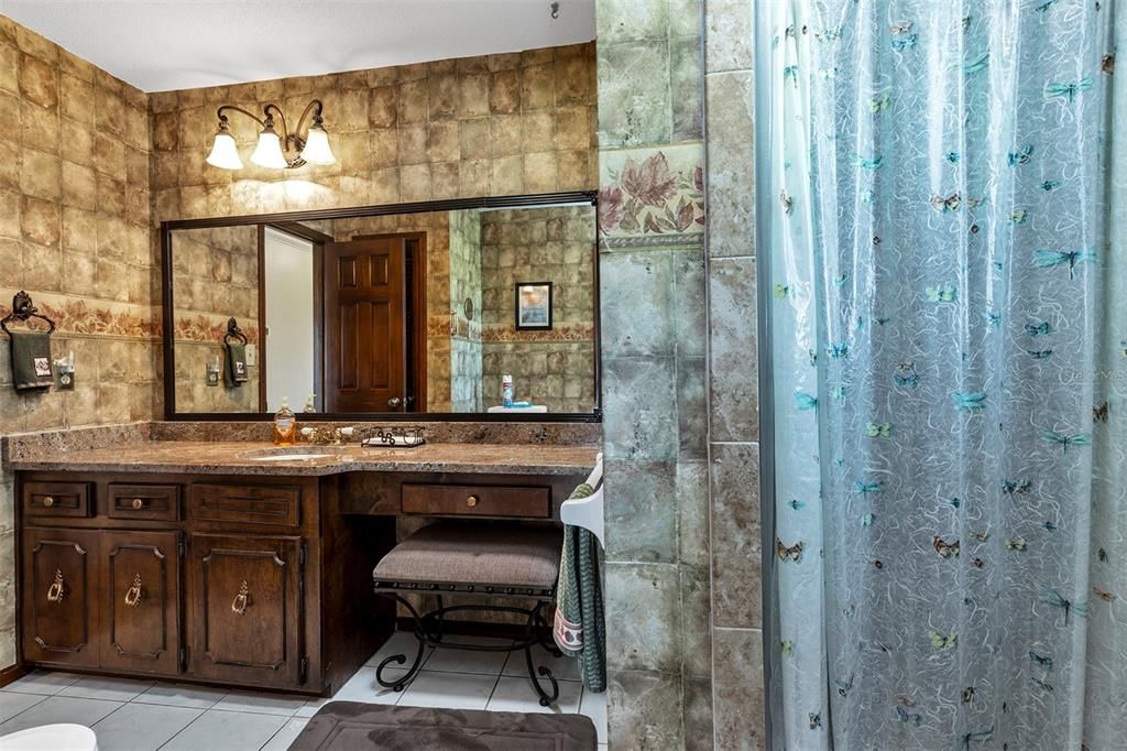 For Sale: $900,000 (4 beds, 4 baths, 4046 Square Feet)