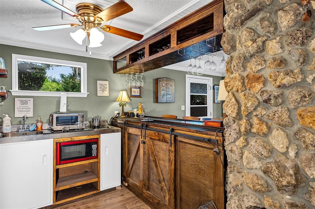 For Sale: $900,000 (4 beds, 4 baths, 4046 Square Feet)