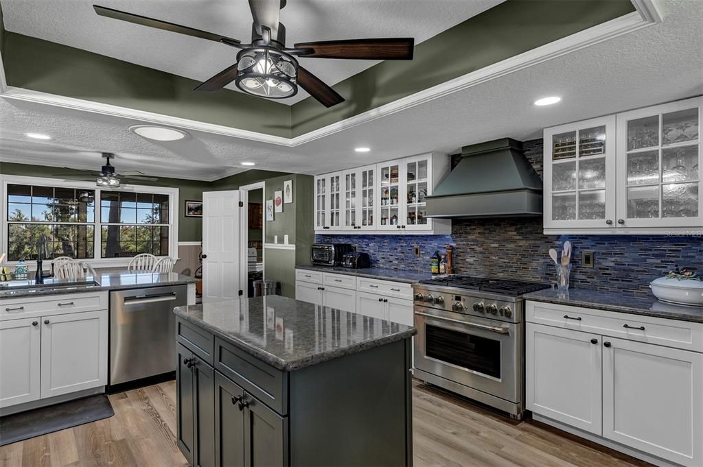 For Sale: $900,000 (4 beds, 4 baths, 4046 Square Feet)