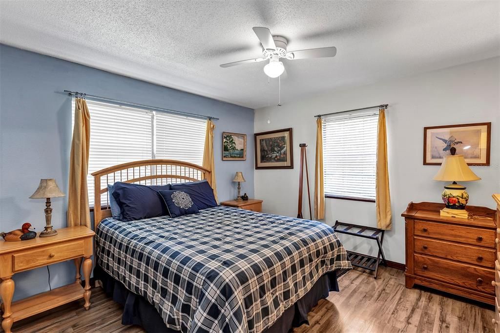 For Sale: $900,000 (4 beds, 4 baths, 4046 Square Feet)