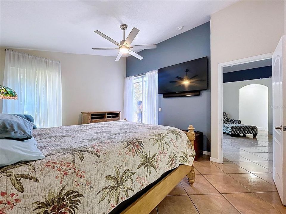 For Sale: $369,000 (4 beds, 3 baths, 1797 Square Feet)