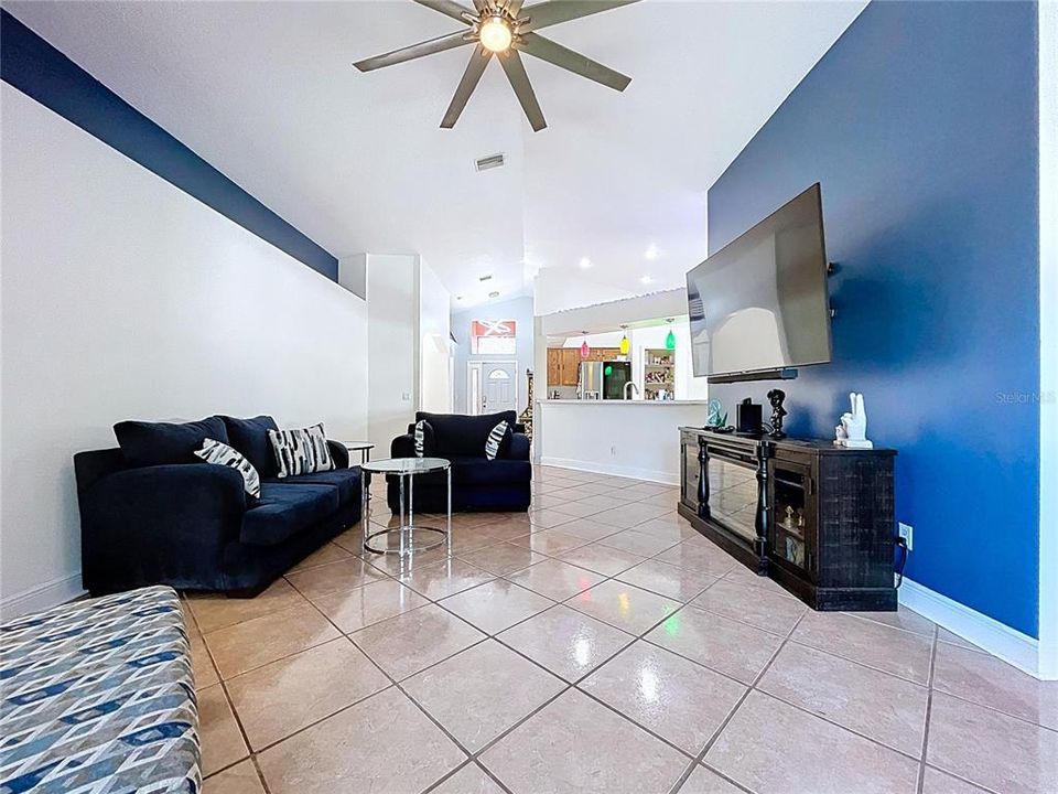 For Sale: $369,000 (4 beds, 3 baths, 1797 Square Feet)