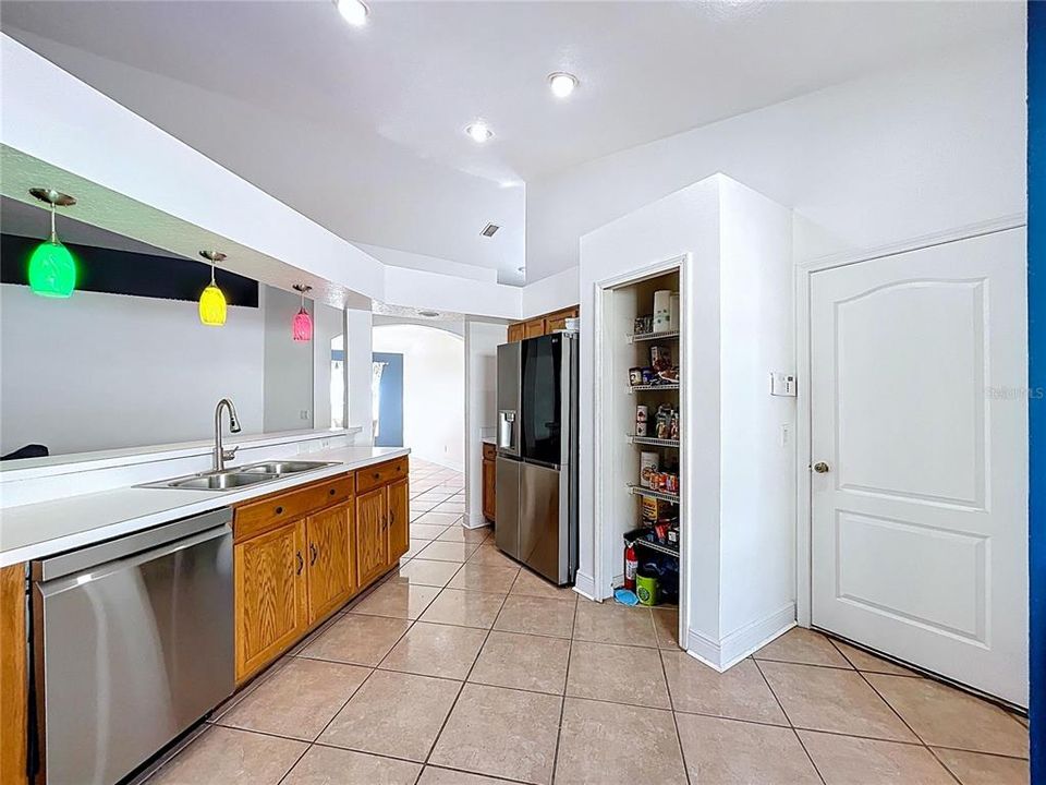 For Sale: $369,000 (4 beds, 3 baths, 1797 Square Feet)