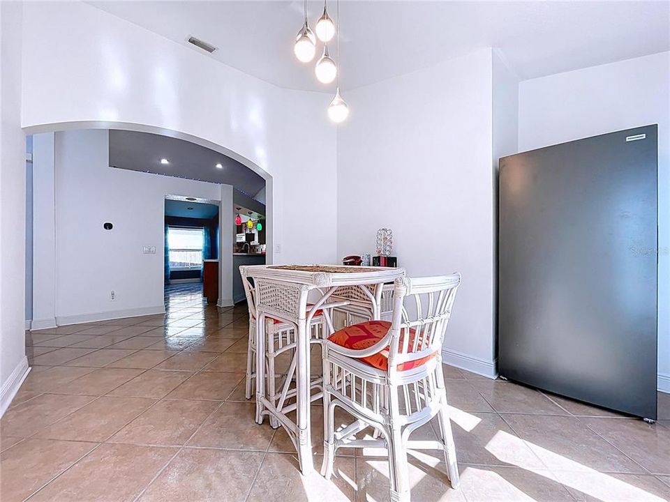 For Sale: $369,000 (4 beds, 3 baths, 1797 Square Feet)