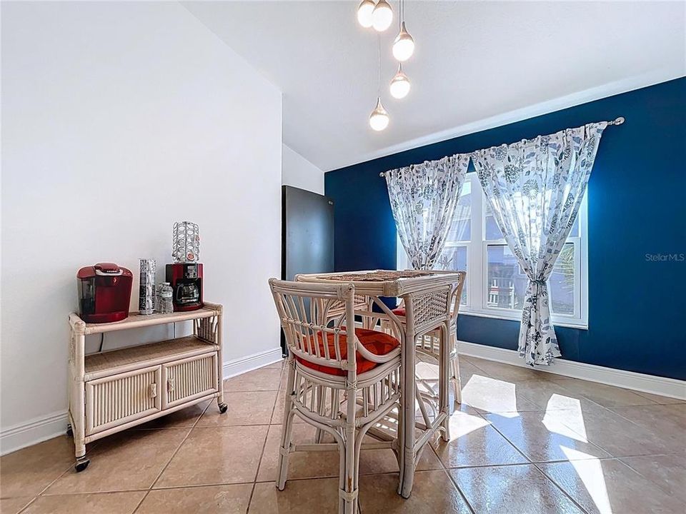 For Sale: $369,000 (4 beds, 3 baths, 1797 Square Feet)