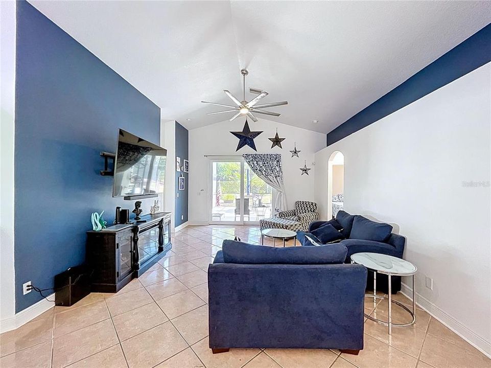 For Sale: $369,000 (4 beds, 3 baths, 1797 Square Feet)