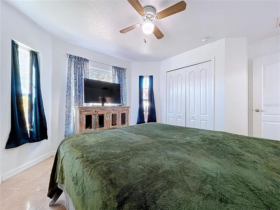 For Sale: $369,000 (4 beds, 3 baths, 1797 Square Feet)