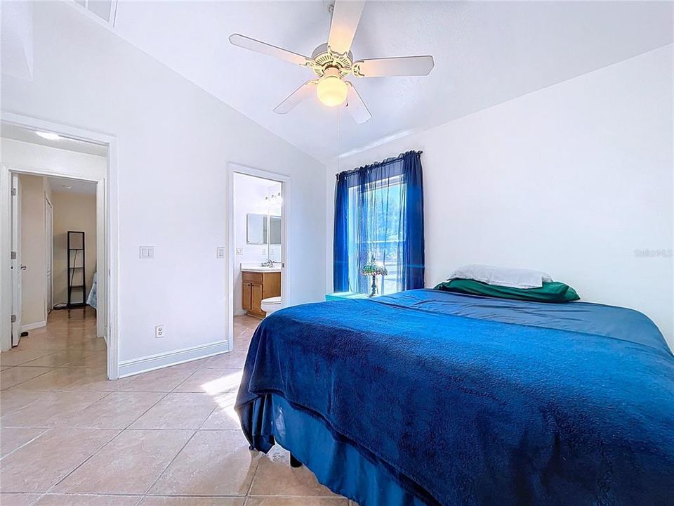 For Sale: $369,000 (4 beds, 3 baths, 1797 Square Feet)