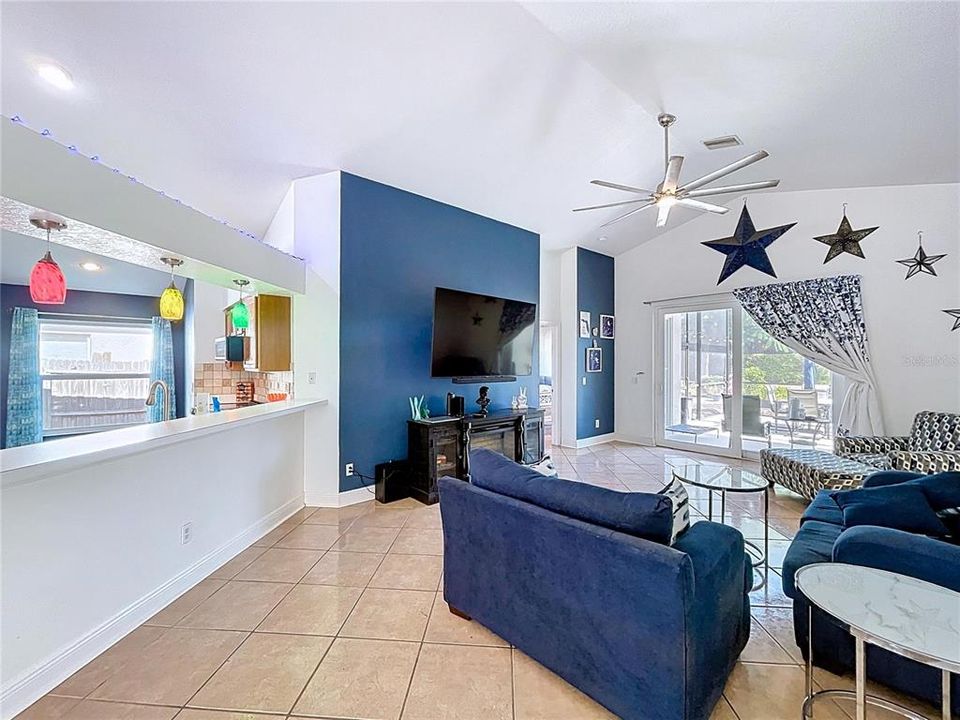 For Sale: $369,000 (4 beds, 3 baths, 1797 Square Feet)