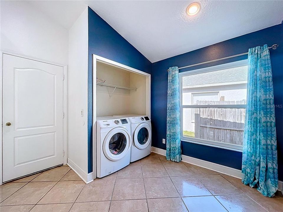 For Sale: $369,000 (4 beds, 3 baths, 1797 Square Feet)