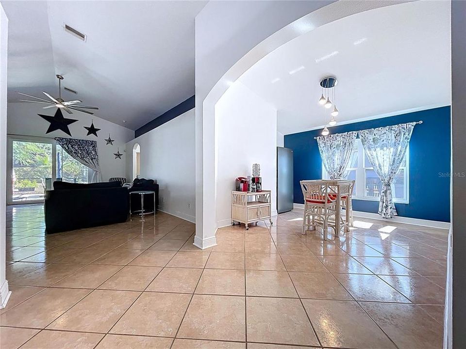 For Sale: $369,000 (4 beds, 3 baths, 1797 Square Feet)