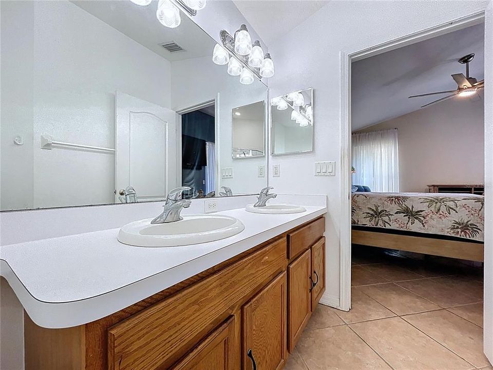 For Sale: $369,000 (4 beds, 3 baths, 1797 Square Feet)