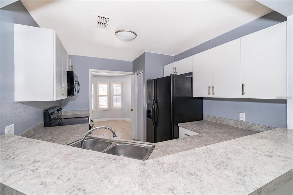 В аренду: $1,600 (2 спален, 2 ванн, 1270 Квадратных фут)