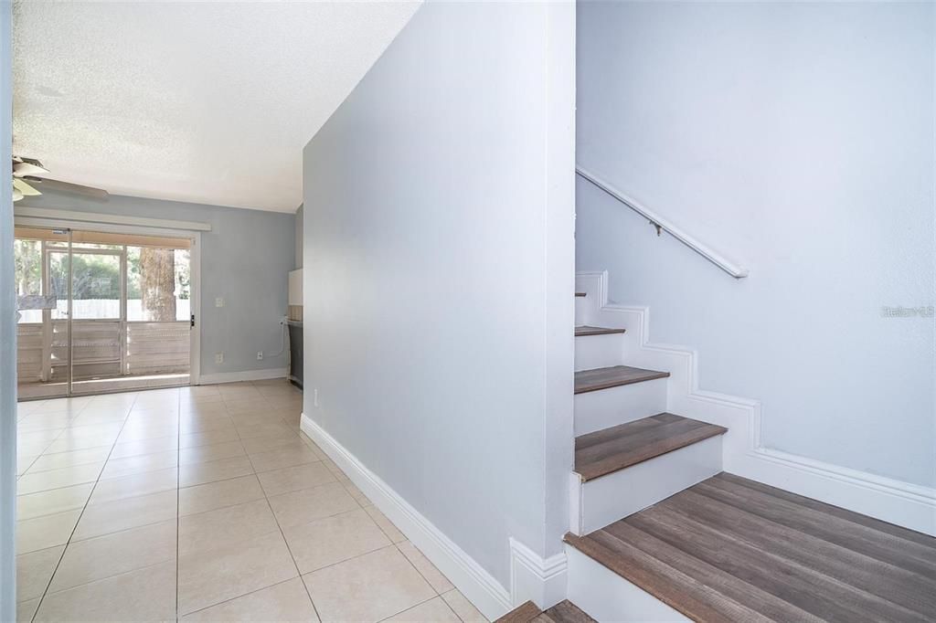 В аренду: $1,600 (2 спален, 2 ванн, 1270 Квадратных фут)