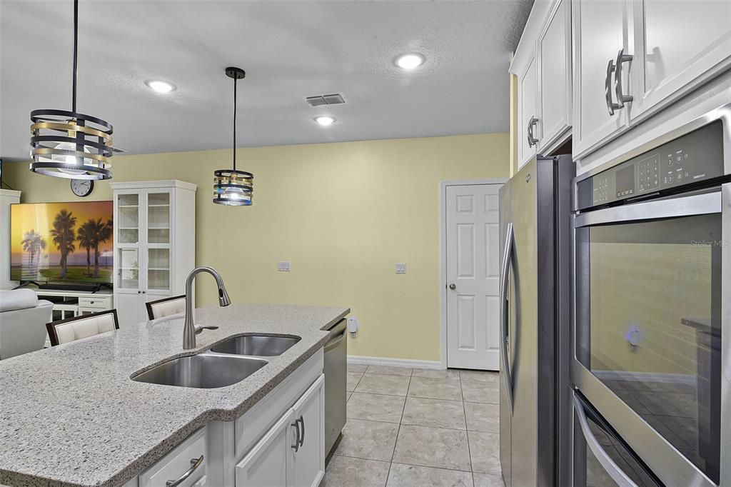 待售: $465,000 (4 贝兹, 2 浴室, 1872 平方英尺)