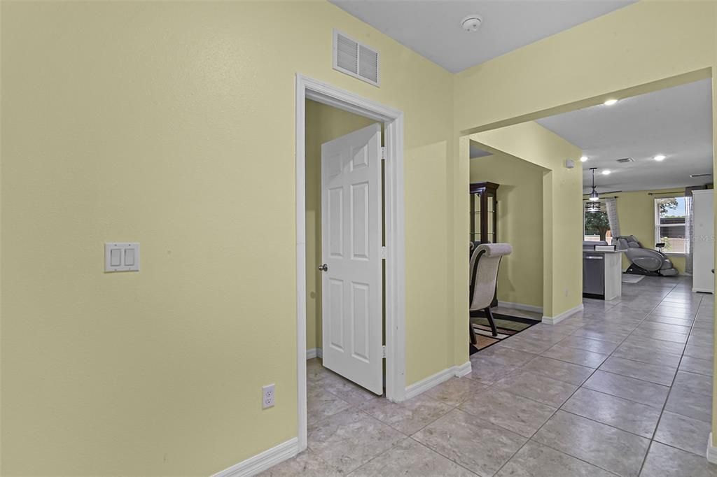 待售: $465,000 (4 贝兹, 2 浴室, 1872 平方英尺)