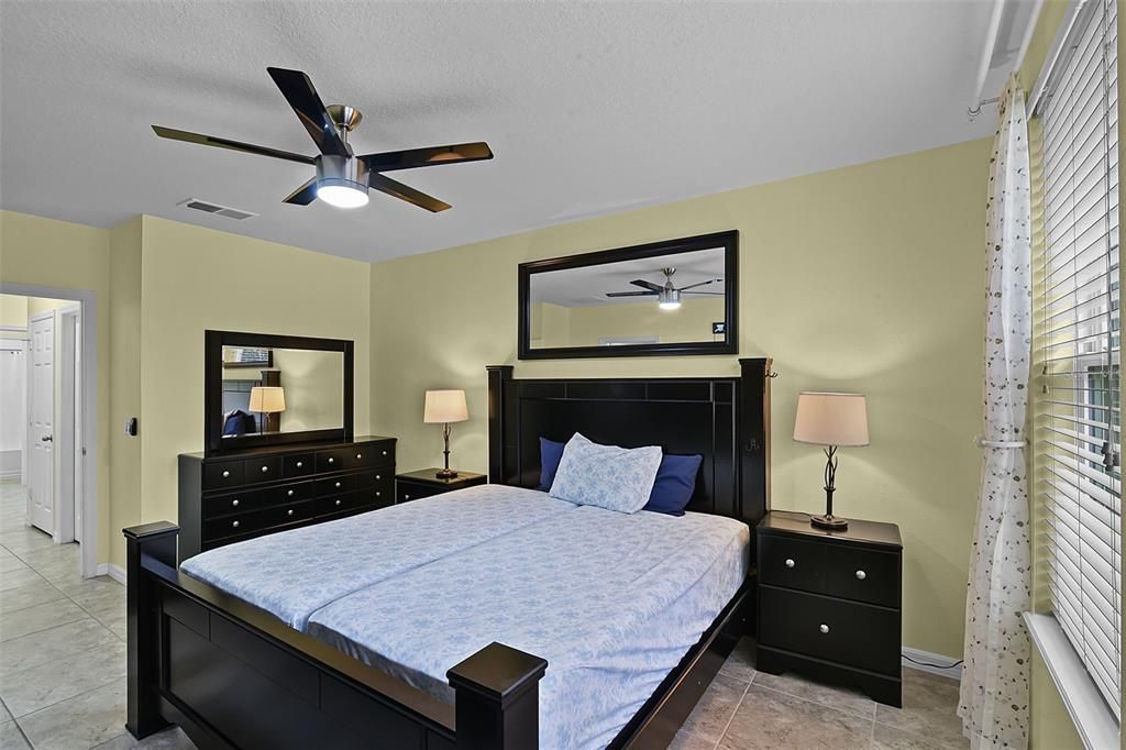 待售: $465,000 (4 贝兹, 2 浴室, 1872 平方英尺)