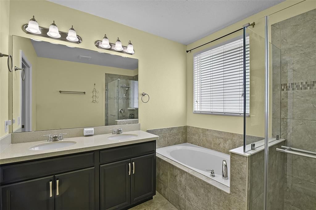 待售: $465,000 (4 贝兹, 2 浴室, 1872 平方英尺)