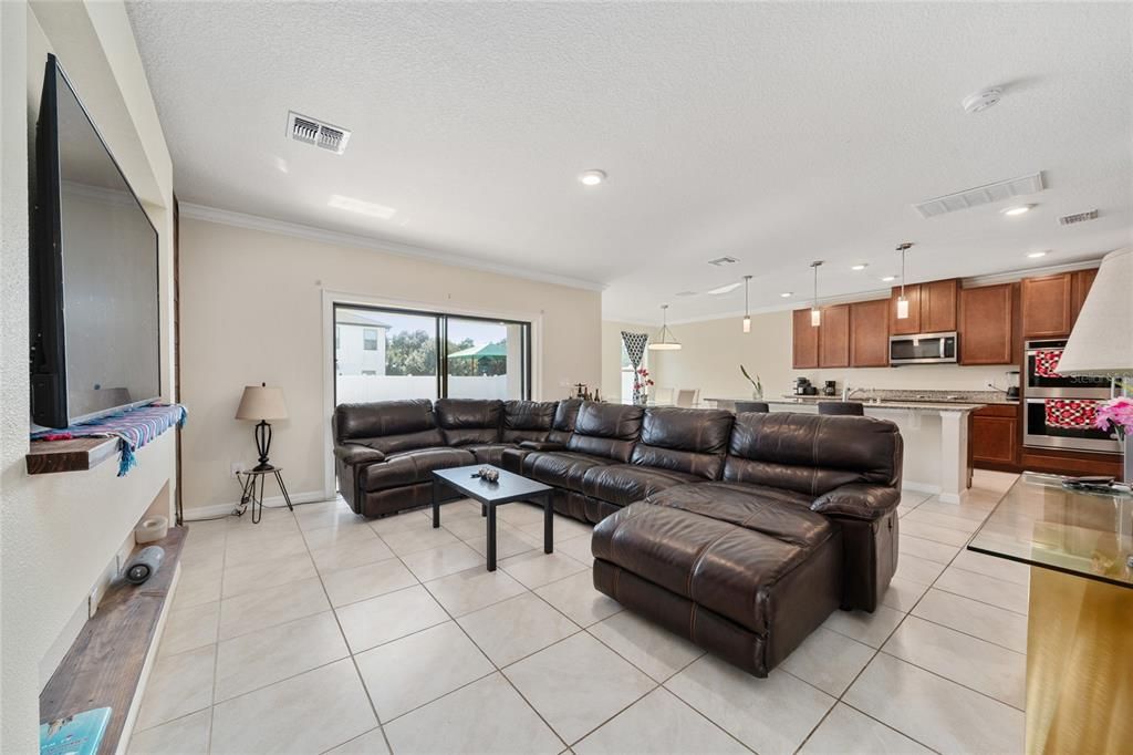 待售: $469,000 (4 贝兹, 2 浴室, 2309 平方英尺)