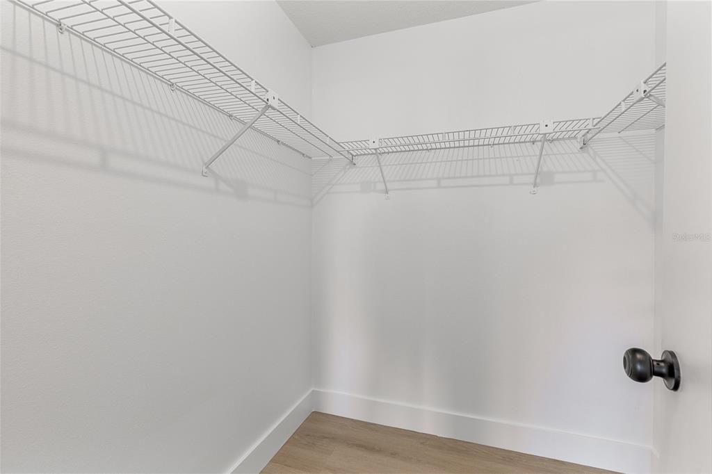 For Sale: $450,000 (3 beds, 2 baths, 1612 Square Feet)