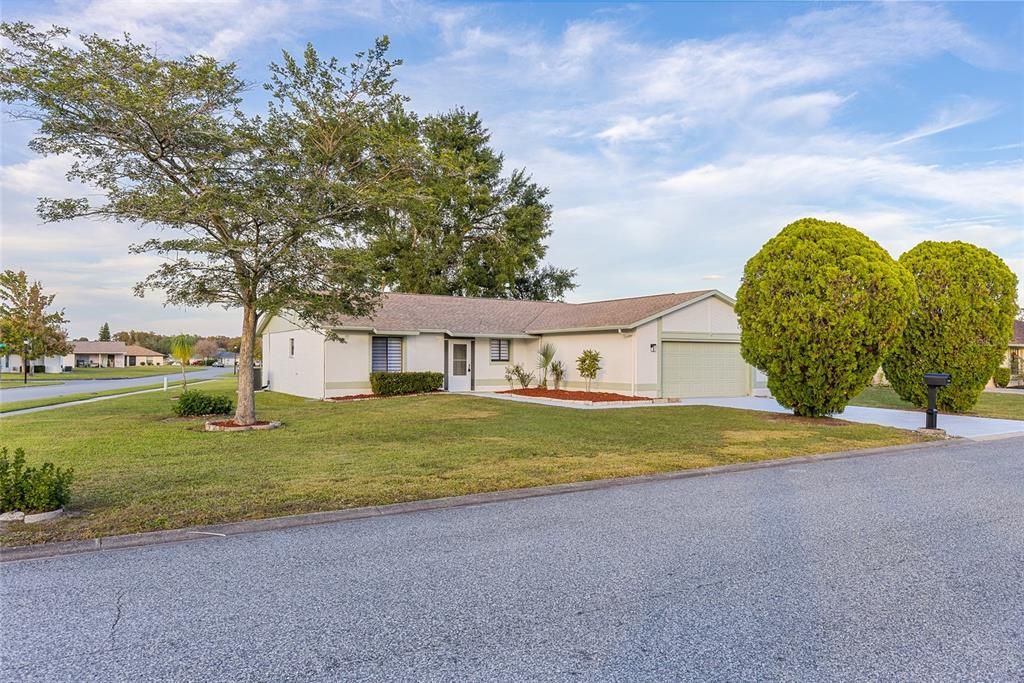 For Sale: $450,000 (3 beds, 2 baths, 1612 Square Feet)