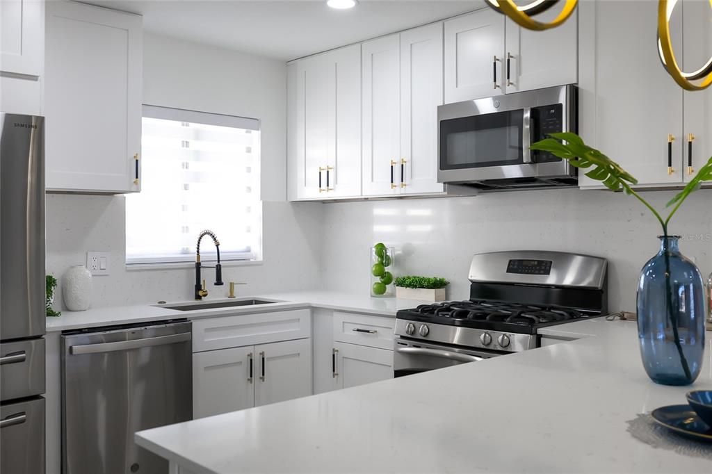 For Sale: $450,000 (3 beds, 2 baths, 1612 Square Feet)