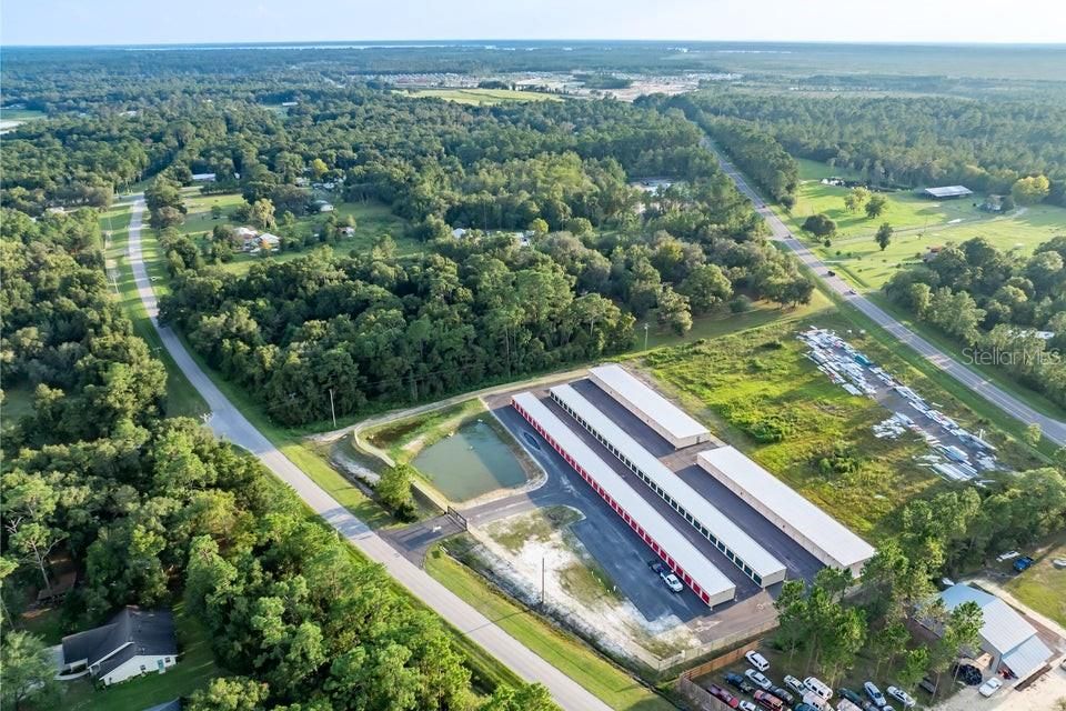 待售: $599,900 (3.73 acres)