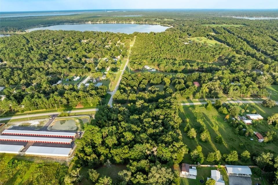 待售: $599,900 (3.73 acres)