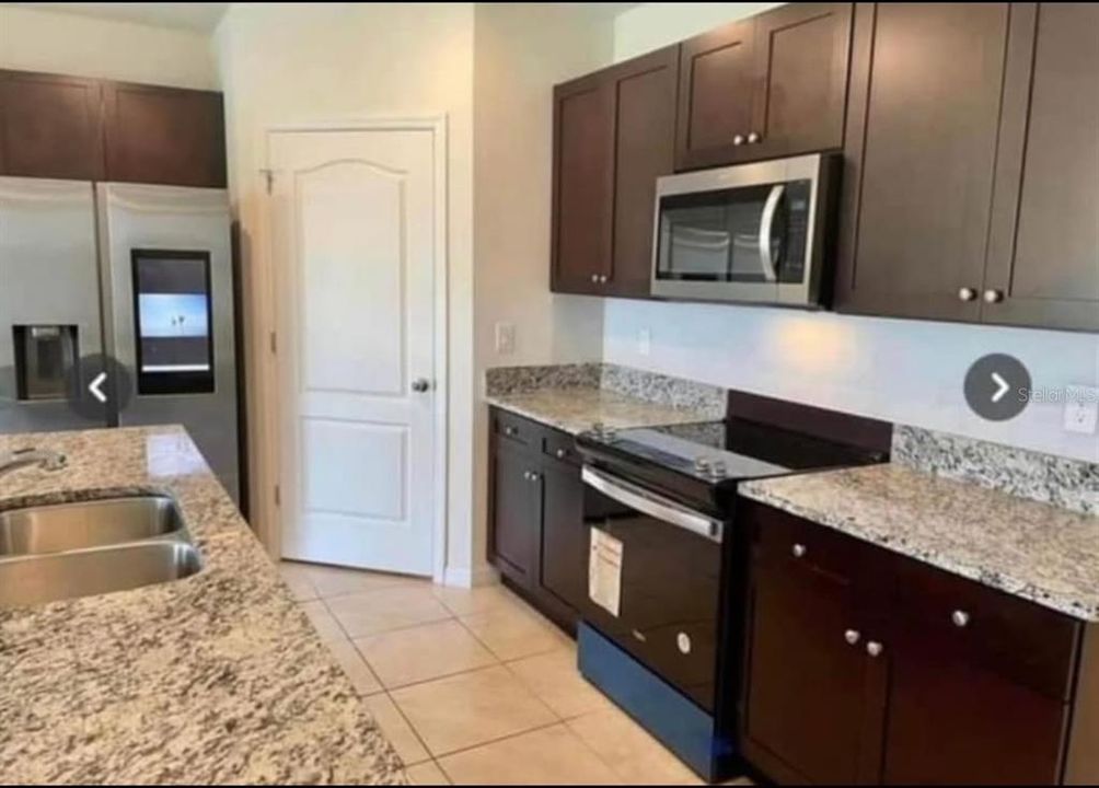 For Sale: $405,000 (4 beds, 2 baths, 1865 Square Feet)