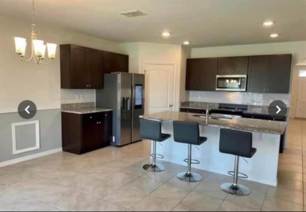 For Sale: $405,000 (4 beds, 2 baths, 1865 Square Feet)