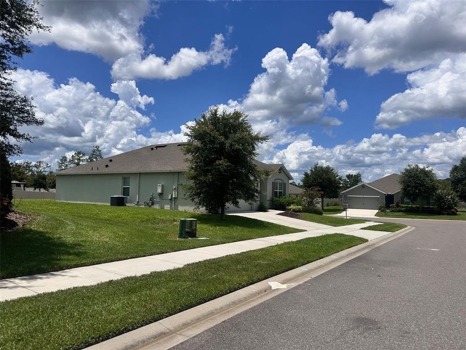 For Sale: $405,000 (4 beds, 2 baths, 1865 Square Feet)