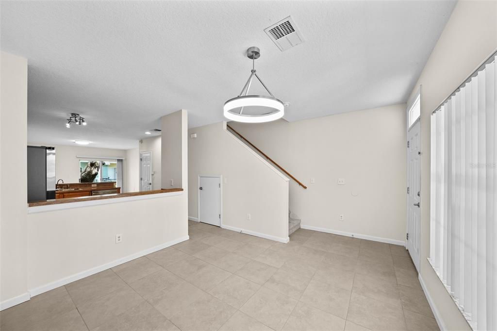 В аренду: $1,995 (3 спален, 2 ванн, 1420 Квадратных фут)